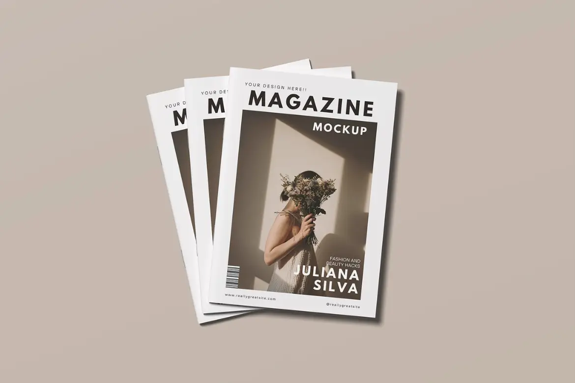时尚杂志封面翻页展示样机 Magazine Mockup
