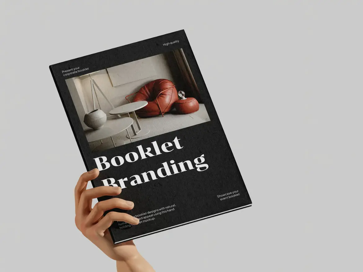 手持手册模型PSD源文件 Hand Holding Booklet Mockup