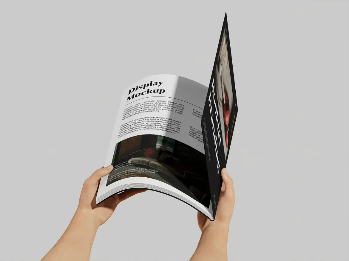 手持手册模型PSD源文件 Hand Holding Booklet Mockup