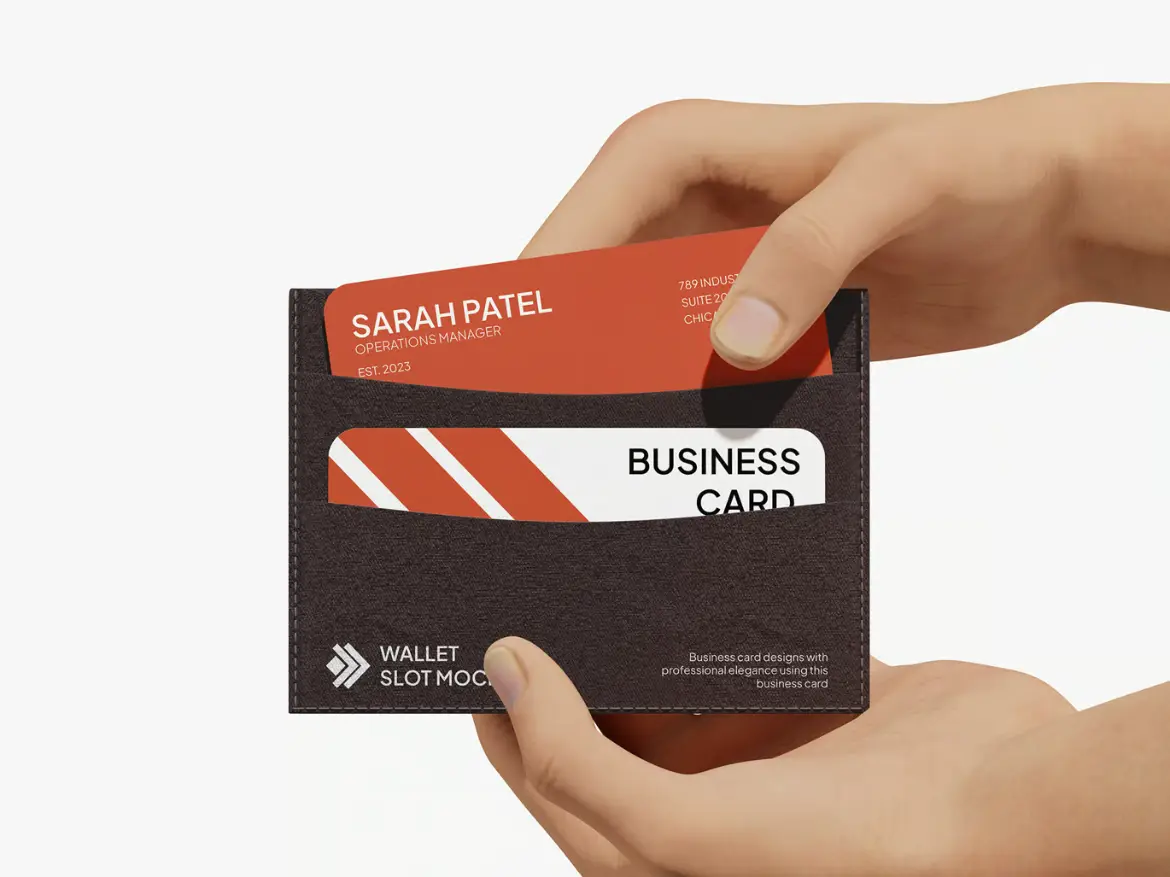 名片模型PSD源文件 Business Card in Wallet Slot Mockup