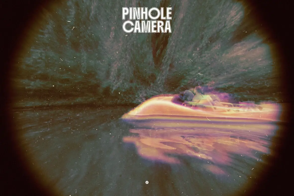 针孔相机照片特效PSD模板 Pinhole Camera Photo Effect